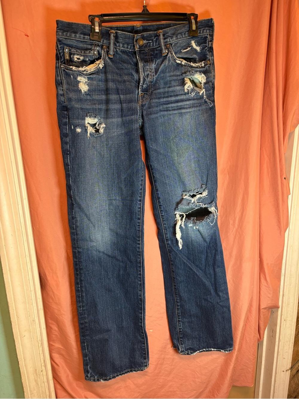 abercrombie fitch jeans A&F Classic Straight Button Fly Men’s 32x32 Distressed